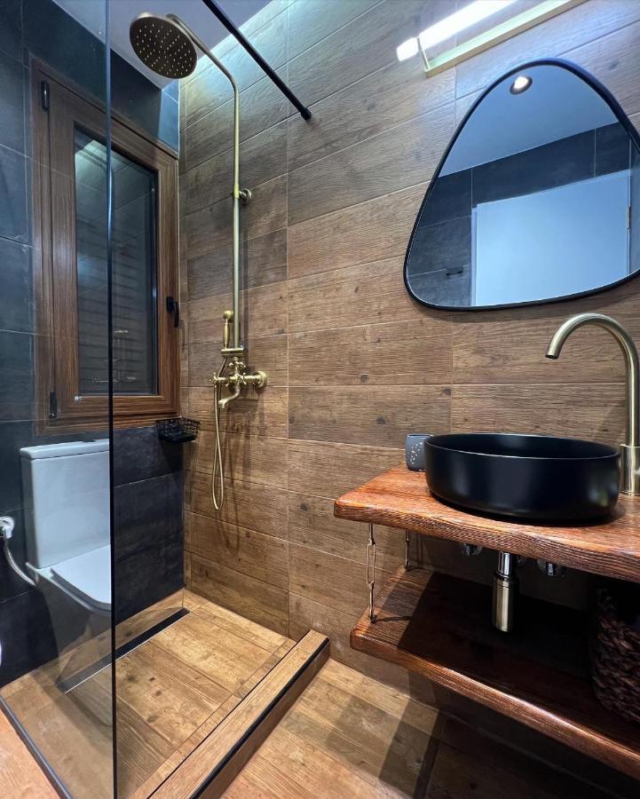 House In The Woods Apartment Kardítsa Екстериор снимка