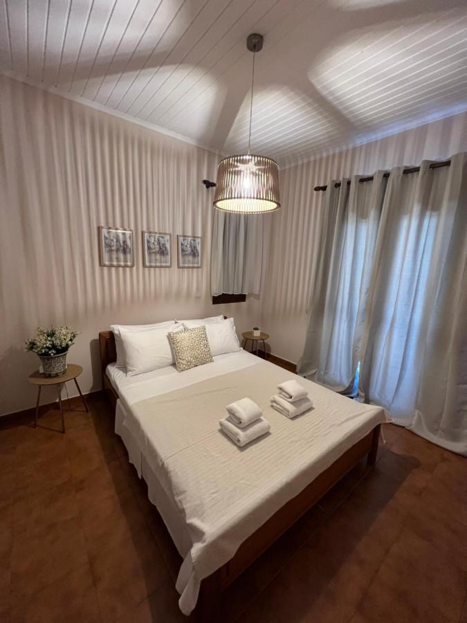 House In The Woods Apartment Kardítsa Екстериор снимка